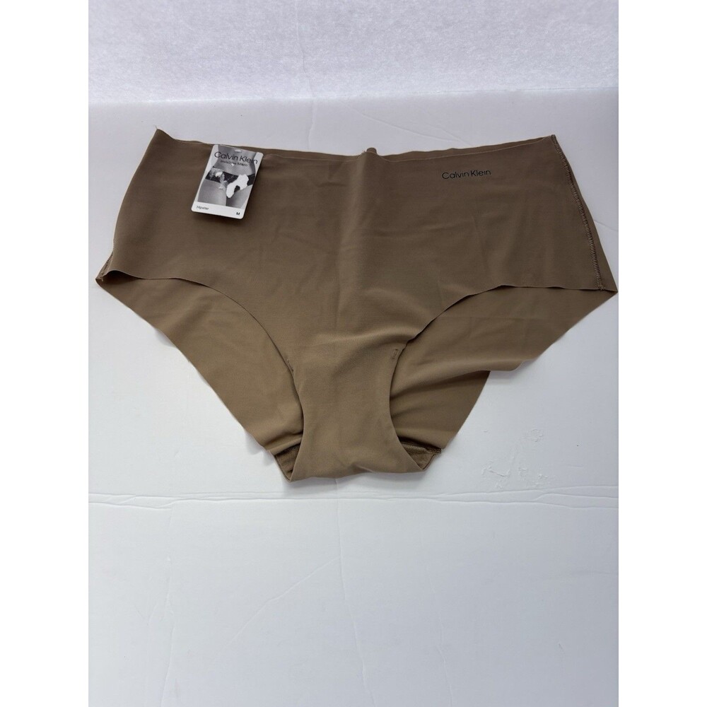 CALVIN KLEIN Invisibles Micro  Hipster Panties Beige Size Medium New With Tags
